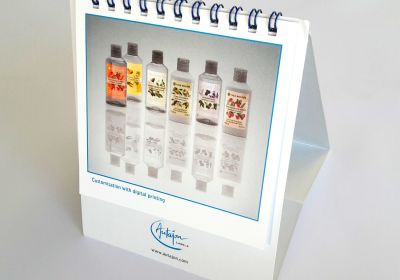Calendario a spirale, zoccolo in cartone